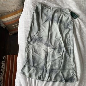 🪐 Marbled Gray Silky Midi Skirt 🪐